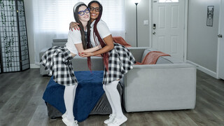 Addis Loves Fiona - leidenschaftliche Huren in HD BIGWHORE.COM