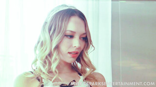 Ebony Maid Serves Us - vášnivé děvky v HD BIGWHORE.COM