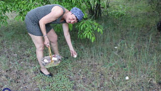 Granny Hanna gives blowjob to young stranger - putains passionnées en HD BIGWHORE.COM