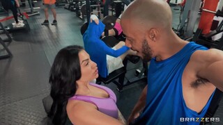 Interracial Gym Action with Big Cock - leidenschaftliche Huren in HD BIGWHORE.COM