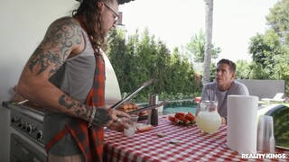 Amateur European Girl Gets Fucked in the Yard - prostitutas apaixonadas em HD BIGWHORE.COM