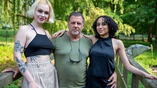 Natural Tits in the Woods - пристрасні повії у HD BIGWHORE.COM