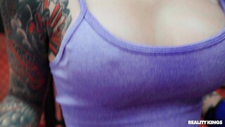 Big Tits, Bigger Desire: She Wants You - pelacur berahi dalam HD BIGWHORE.COM