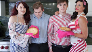 Stepson's Stepmommy Surprise - namiętne dziwki w HD BIGWHORE.COM