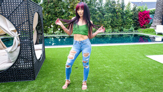 Behind the Scenes with Hailey - putains passionnées en HD BIGWHORE.COM