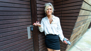 Long-Haired MILF Loves Deepthroat - puttane appassionate in HD BIGWHORE.COM