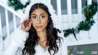 Sona Bella's Naughty Christmas - leidenschaftliche Huren in HD BIGWHORE.COM