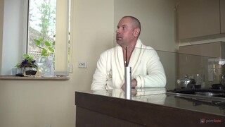 Deepthroat and Squirting with Beautiful Monika Fox - putains passionnées en HD BIGWHORE.COM