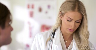 Doctor Fucks Emma Hix - Blowjob, Ball Play & Creampie - โสเภณีที่มีความหลงใหลใน HD BIGWHORE.COM