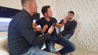 ATM: Vittoria's Ass-to-Mouth with 3 Dicks - leidenschaftliche Huren in HD BIGWHORE.COM