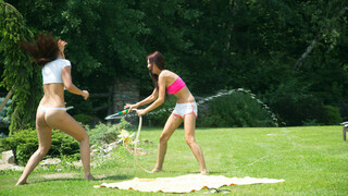 Close Up Summer Sex with Brunette Beauties - โสเภณีที่มีความหลงใหลใน HD BIGWHORE.COM