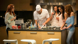Sexy Chef Linda Sweet in Panties - prostitutas apaixonadas em HD BIGWHORE.COM