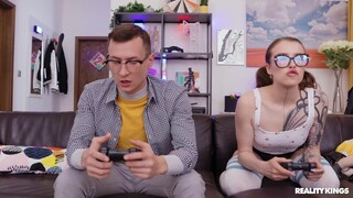 Gamers Go Wild for Butt Play - leidenschaftliche Huren in HD BIGWHORE.COM