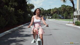 Spanking My Grandma's Hot Friend's Butt - puttane appassionate in HD BIGWHORE.COM