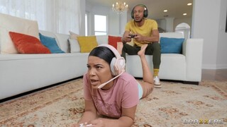 Cheating Stepmom Has Huge Boobs! - namiętne dziwki w HD BIGWHORE.COM