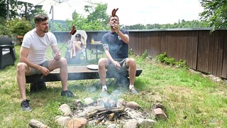 Emily Pink Gets Her Ass Filled in a Wild Outdoor Threesome - HD의 열정적인 창녀 BIGWHORE.COM