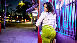 Brianna Bourbon's Big Ass Gets Ridden Hard - putains passionnées en HD BIGWHORE.COM